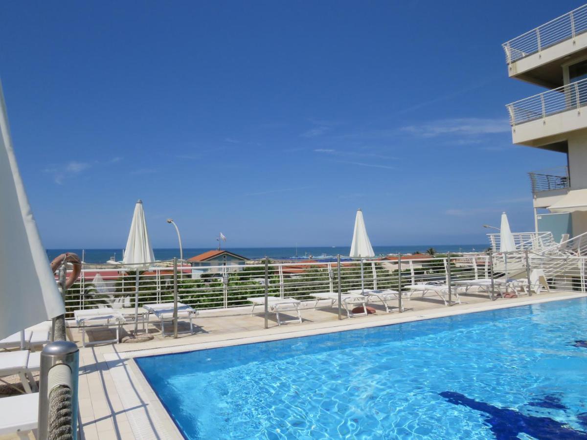 Hotel Joseph Marina di Pietrasanta Exterior photo