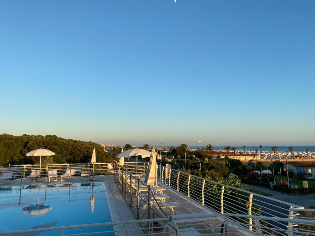 Hotel Joseph Marina di Pietrasanta Exterior photo